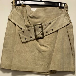 100% LEATHER MODA INTERNATIONAL MINI with front buckle -Size 8